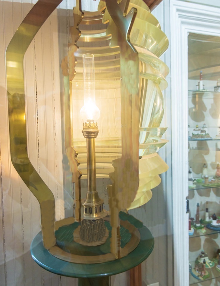 napier-reproduction-lens-2